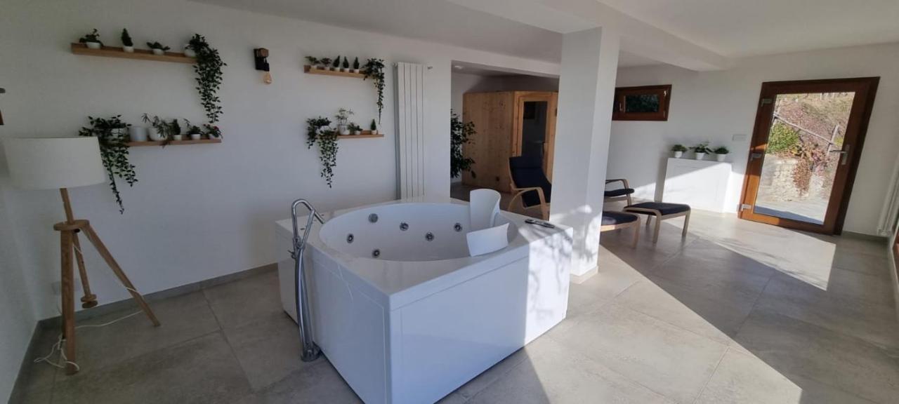 Chalet Sophie - Luxury Chalet Roletto Buitenkant foto